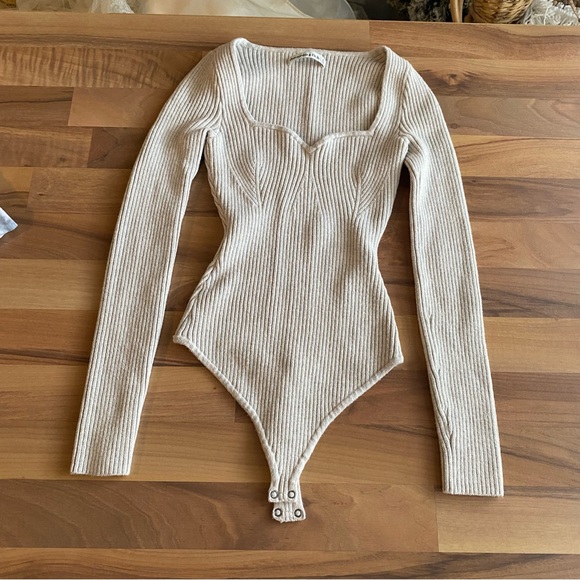 Abercrombie & Fitch Tops - Abercrombie & Fitch Long-Sleeve Sweetheart Sweater Bodysuit